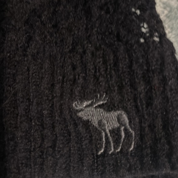 Abercrombie and Fitch dark navy sweater. Size small - Picture 3 of 7